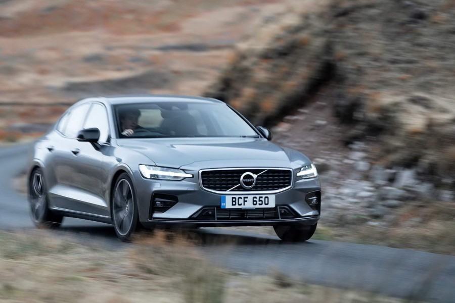 Car Reviews | Volvo S60 | CompleteCar.ie