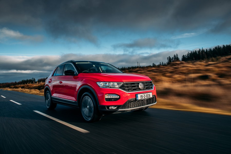 Car Reviews | Volkswagen T-Roc 1.6 TDI diesel (2019) | CompleteCar.ie