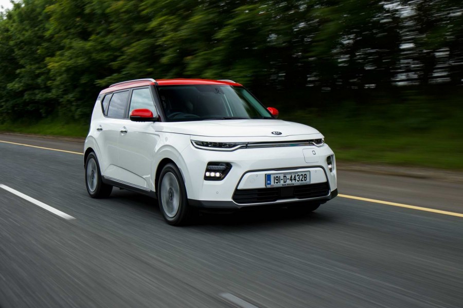 Car Reviews | Kia e-Soul (2019) | CompleteCar.ie