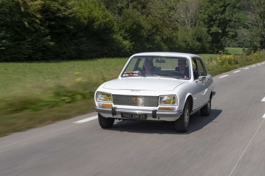 Car Reviews | Peugeot 504 1.8 GL saloon (1974) | CompleteCar.ie