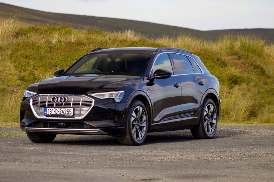 Car Reviews | Audi e-tron 55 quattro SUV (2019) | CompleteCar.ie