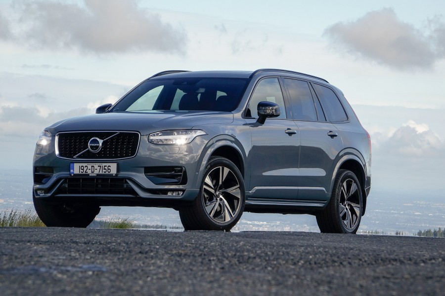 Car Reviews | Volvo XC90 B5 | CompleteCar.ie