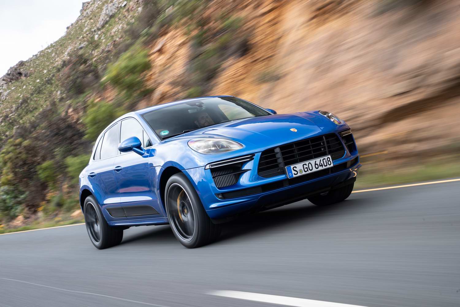 Car Reviews | Porsche Macan Turbo (2020) | CompleteCar.ie