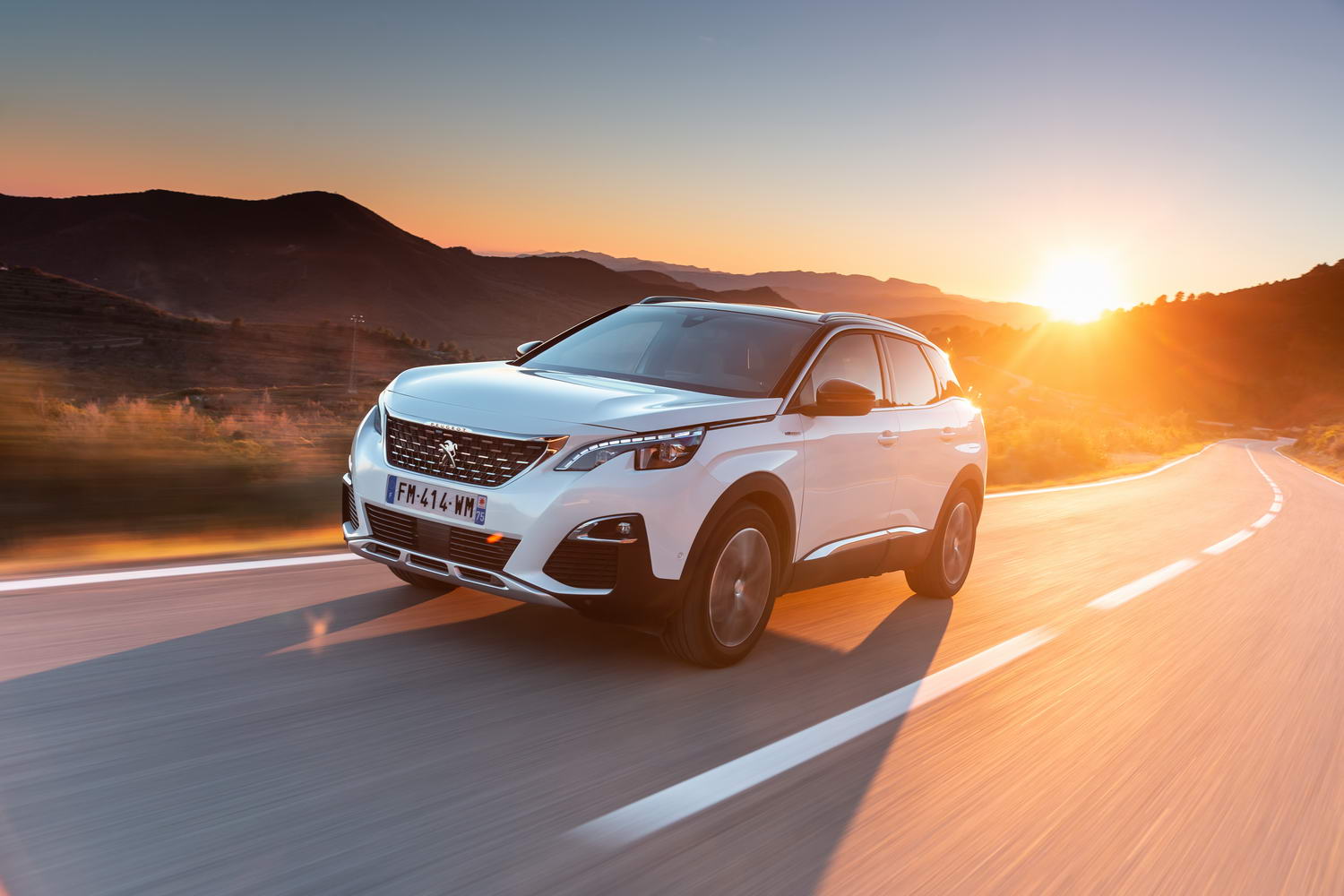 Car Reviews | Peugeot 3008 Hybrid4 (2020) | CompleteCar.ie