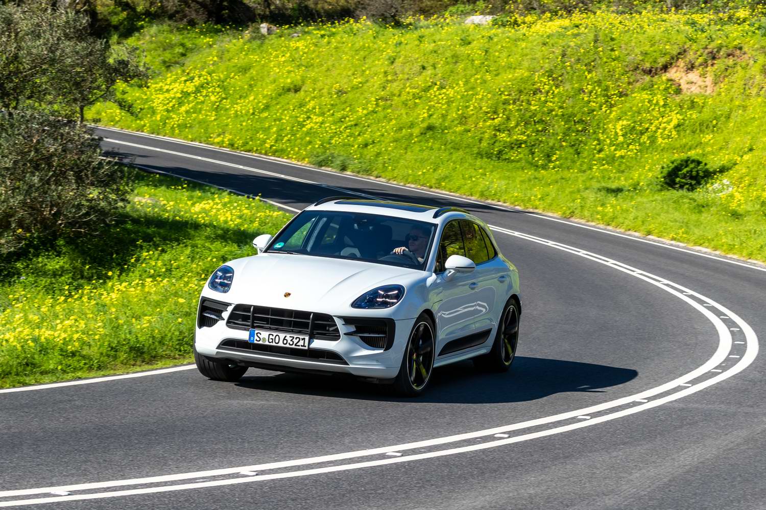 Car Reviews | Porsche Macan GTS (2020) | CompleteCar.ie