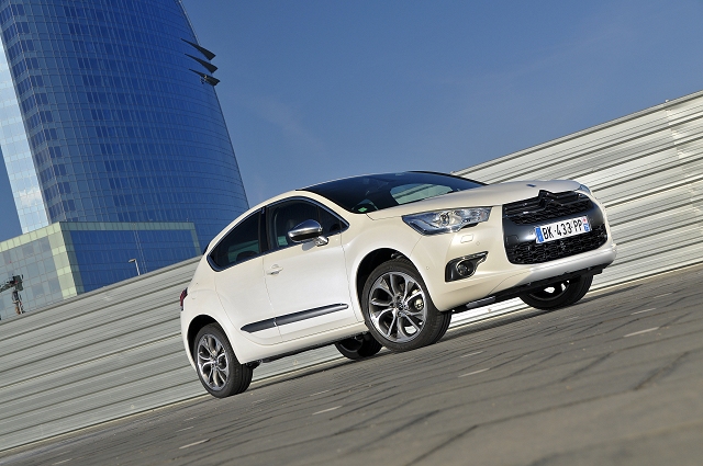 Car Reviews | Citroen DS4 | CompleteCar.ie