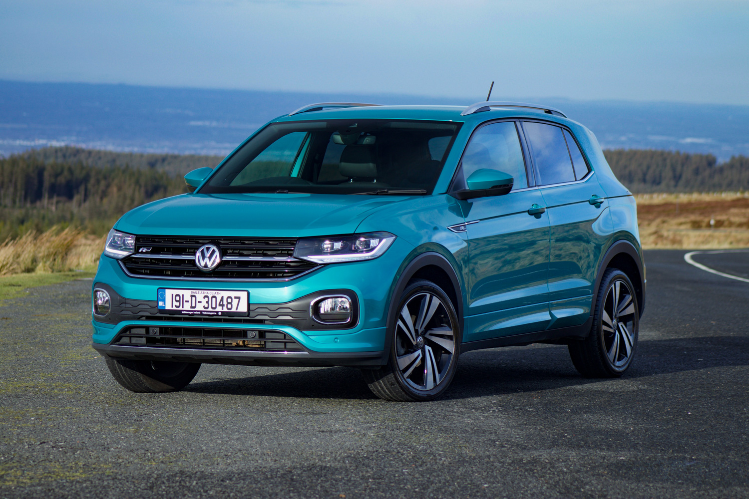 Car Reviews | Volkswagen T-Cross 1.0 TSI petrol (2019) | CompleteCar.ie