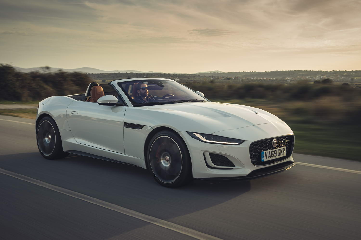 Car Reviews | Jaguar F-Type P450 Convertible (2020) | CompleteCar.ie