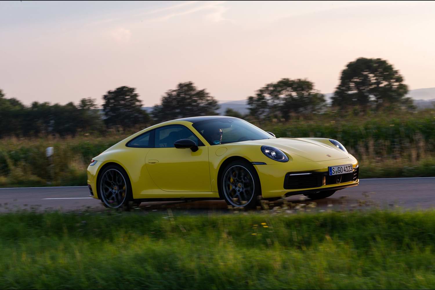 Car Reviews | Porsche 911 Carrera (2020 - 992) | CompleteCar.ie